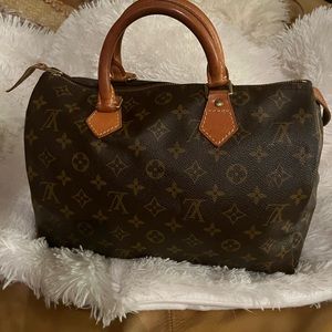 Louis Vuitton speedy 30 excellent condition no staining or damage